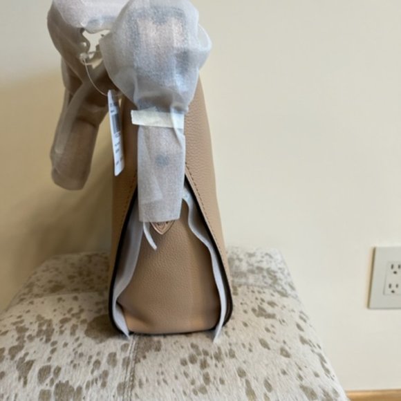 Coach New Messenger Crossbody bag, color Beige/Natural - Picture 6 of 8